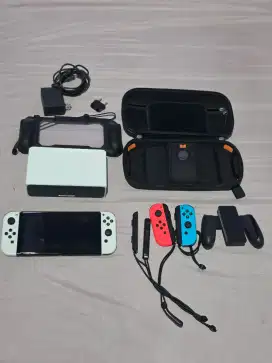 Nintendo Switch OLED OFW White (Jap/Kor/Aus)+Joycon+5 Games+Protector