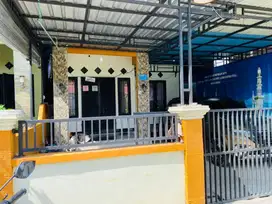 Di sewakan 1 buah rumah lokasi strategis