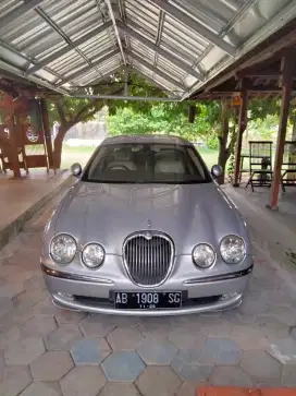 Jaguar S Type 2.5 AT ISTIMEWA