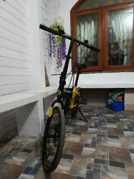 Sepeda Lipat Odessy 20