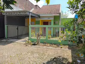 rumah pojok dikontrakkan