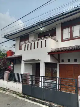 DISEWAKAN RUMAH 2LT MARGAHAYU PLUTO U/KANTOR/TGGL