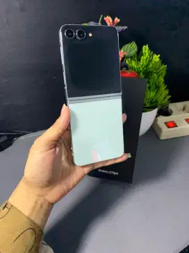 SAMSUNG Z FLIP 5  RAM 8/256GB ORIGINAL SEIN NORMAL 

TAMPILAN MEWAH SA
