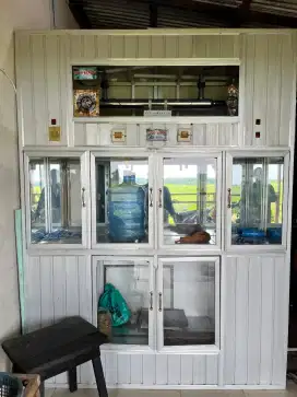 Depot air minum isi ulang lengkap