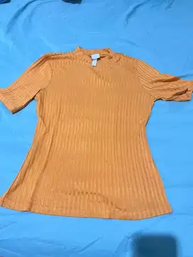 KAOS POLOS merk HnM