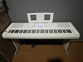 Piano Yamaha Portable DGX - 660