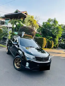 Kia Sorento 2.2 CRDI Turbo Diesel Panoramic, LowKM Siap pakai