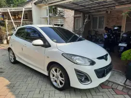 Mazda 2 R AT 2011