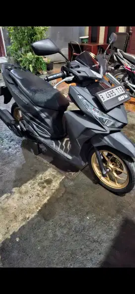 VARIO 150 2017 HITAM