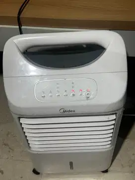 Kipas angin Midea