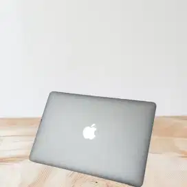 Laptop MacBook Air 13 early 2014 core i5 ram 4 ssd 128 bodi slim