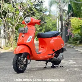 DIJUAL CEPAT Piaggio Vespa LX 125 IGET LED Th 2021 WARNA PEACH