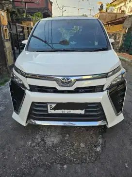 Toyota Voxy 2019 A/T (Tangan Pertama)