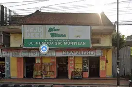 Disewakan rumah eks tempat usaha di tepi jalan raya Muntilan Magelang