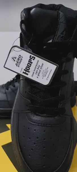 Sepatu aero hoops