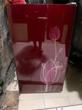 Kulkas 1 pintu merek Polytron