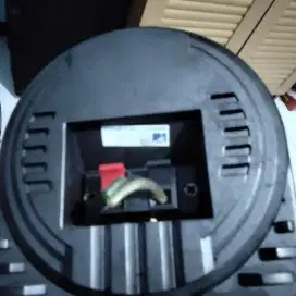 Speaker kolong mobil