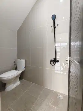3 Unit Ruko 3 Lantai + Rooftop Depan Jalan Raya di Jagakarsa, Jakarta