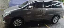 Toyota Kijang Innova 2010 Bensin