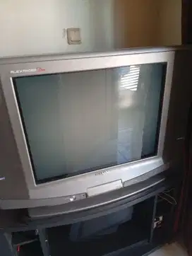 TV Sharp mulus dan berfungsi bonus meja tv