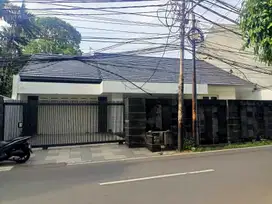 Selangkah ke Lippo Mall Kemang! Rumah Dijual di Bangka Jakarta Selatan