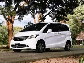 Honda Freed 2011 tertinggi termurah pakean sndiri