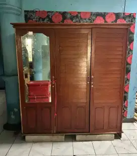 Lemari dan Meja rias kayu