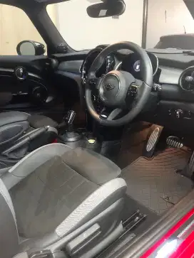 Karyawan Steam Mobil