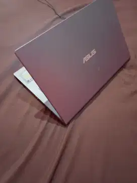 Laptop Asus 6jt nego tipis
