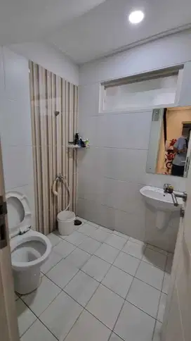 Rumah 2 Lantai Sudah Renovasi + Semi Furnish - Cluster Volta Scientia