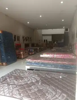 Disewakan Toko + Rumah jalan raya