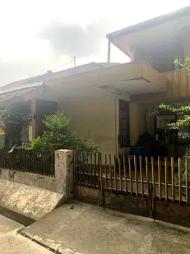 Rumah Lama Hitung Tanah Lokasi Strategis Sayap Lodaya Buah Batu.