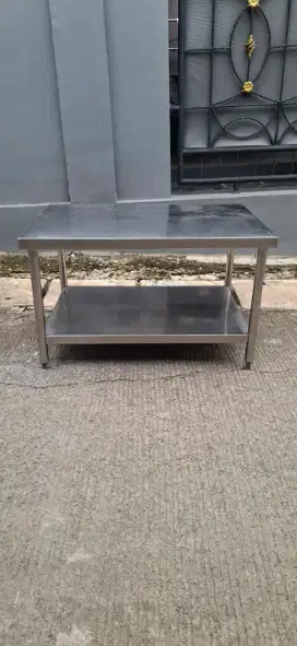 Meja Kompor 2 Susun
Ukuran 100x70x60

Harga 2jt
Lokasi Sawangan