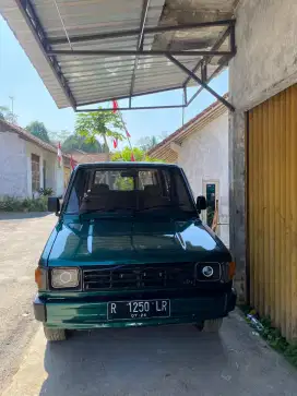 Mobil Kijang super