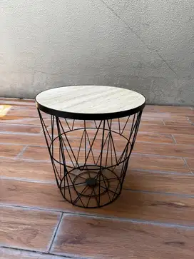 MEJA KECIL INTERIOR UNTUK PENYIMPANAN KONDISI BAGUS!