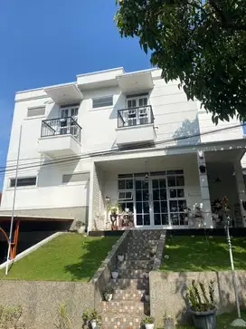Jual rumah mewah, ada kolam renang, cluster ELIT Tamansari Bukit BDG