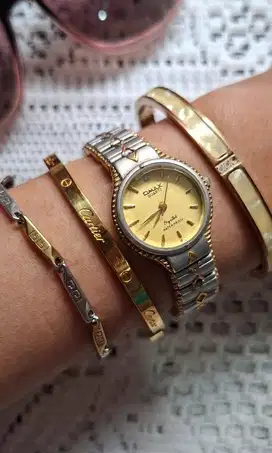 Jam Tangan Wanita Vintage Collection  O  m  a  x