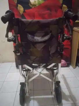 Kursi roda lipat travelling