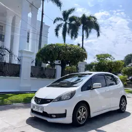 Honda Jazz rs matic 2013 (Dp 20 jt)
