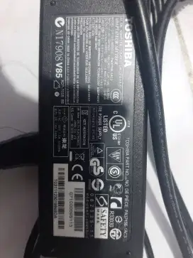 Charger laptop toshiba L745
