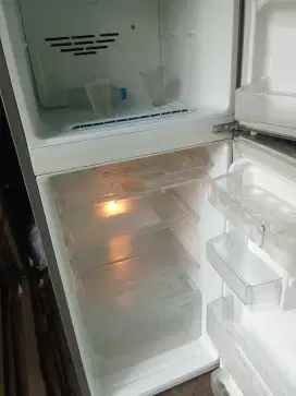 Jual kulkas LG 2 pintu siap pakai