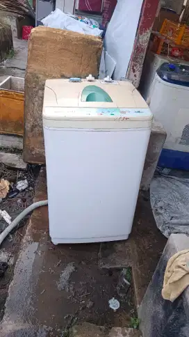 Melayani service, kulkas, AC, showcase, mesin cuci, chiller, dll