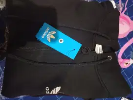 Jaket adidas Hitam