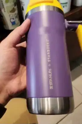 Thumbler starbucks edisi stanley