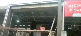 Tukang renovasi dan atap