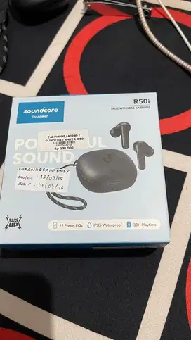 Earphone Soundcore by Anker R501i