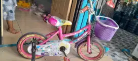 Sepeda anak ukuran kecil