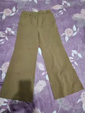 Preloved UNIQLO ORI STORE celana wanita