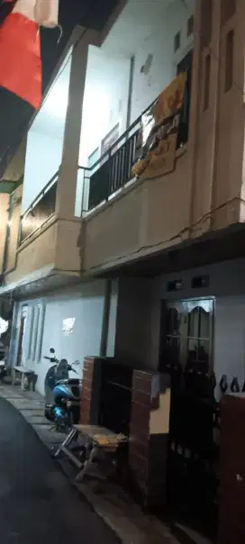Rumah 2 lantai di jual MURAH!