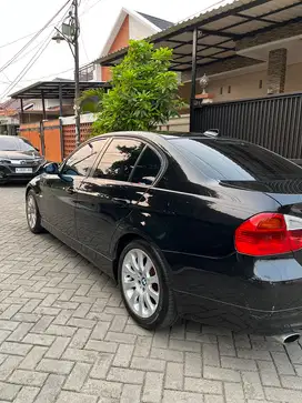 BMW 320i 2008 Bensin